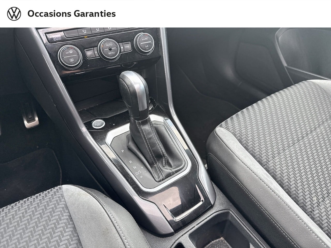 Voitures occasions VOLKSWAGEN T-ROC R-Line Villemomble
