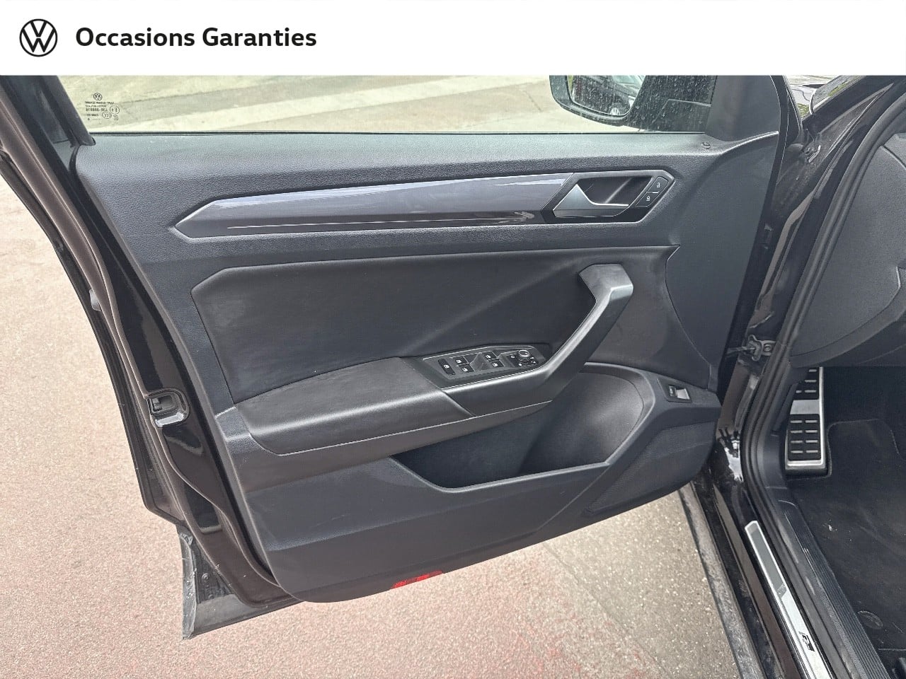 Voitures occasions VOLKSWAGEN T-ROC R-Line Villemomble