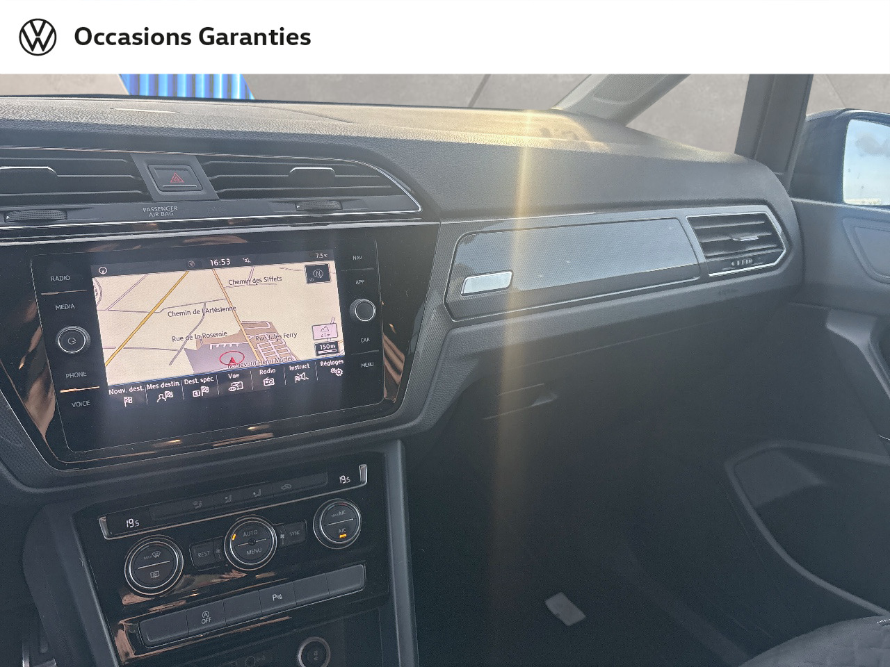 Voitures occasions VOLKSWAGEN TOURAN Connect Lens