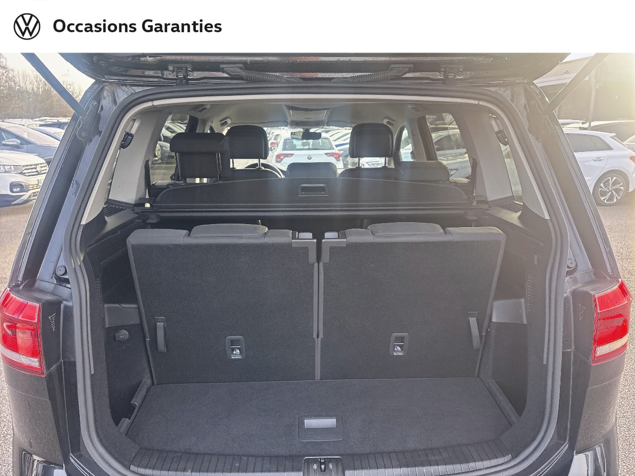 Voitures occasions VOLKSWAGEN TOURAN Connect Lens