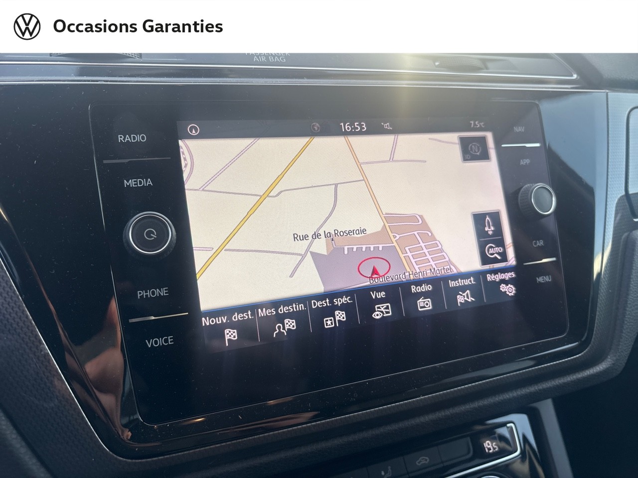 Voitures occasions VOLKSWAGEN TOURAN Connect Lens