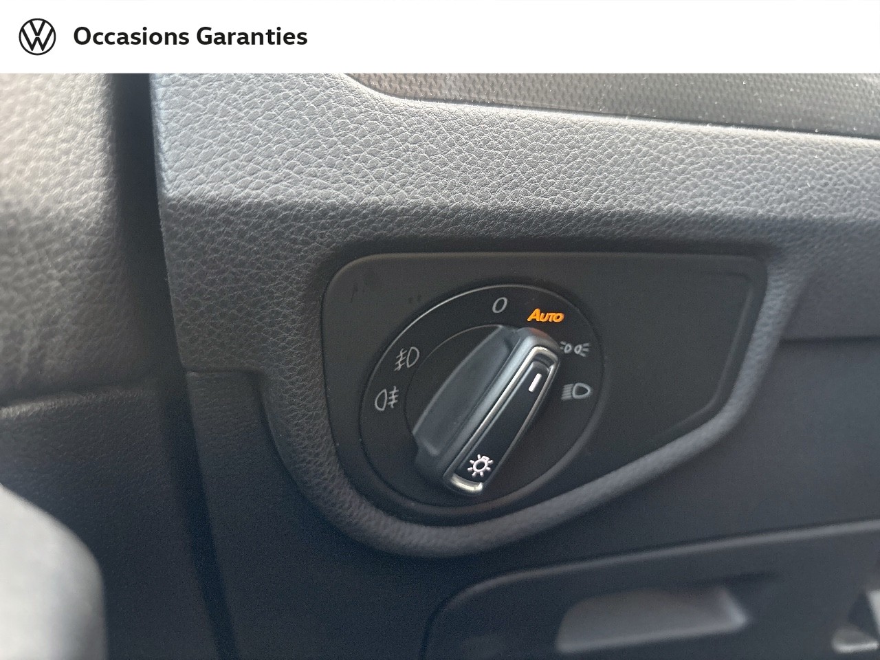 Voitures occasions VOLKSWAGEN TOURAN Connect Lens
