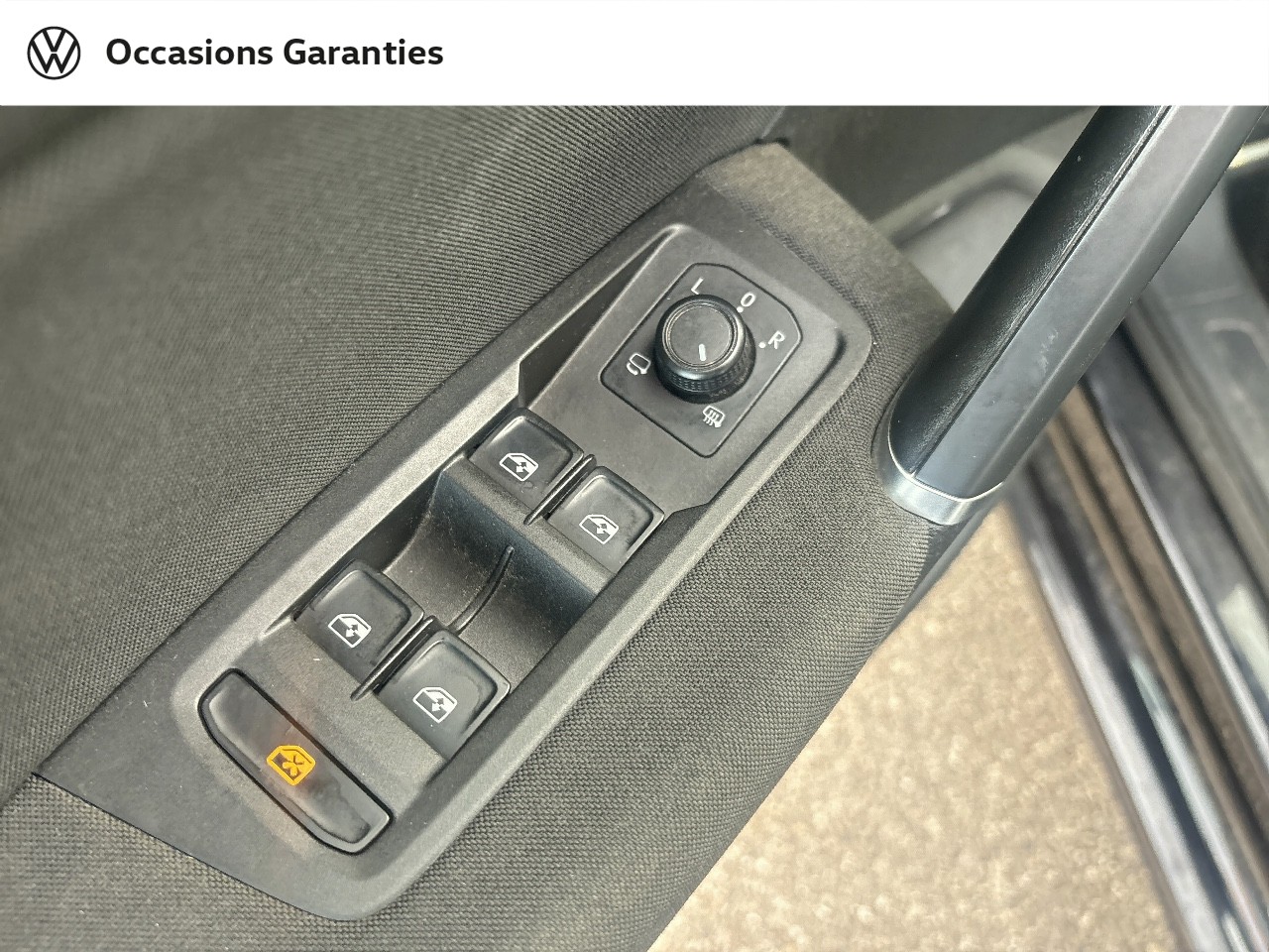 Voitures occasions VOLKSWAGEN TOURAN Connect Lens