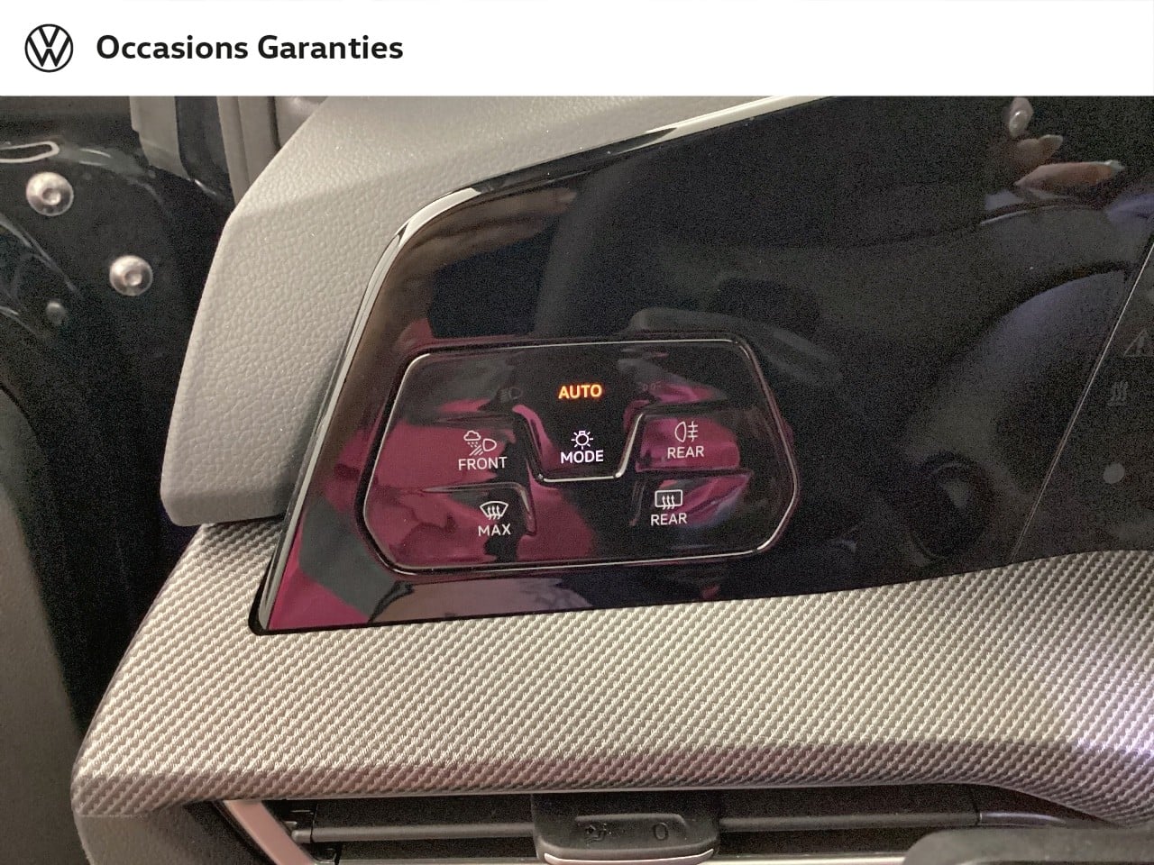 Voitures occasions VOLKSWAGEN GOLF R-Line Mougins