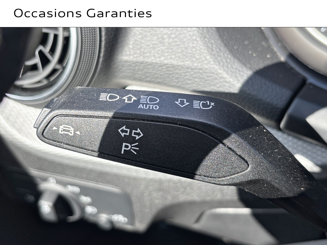 Voitures occasions Audi Q2 Design Lens