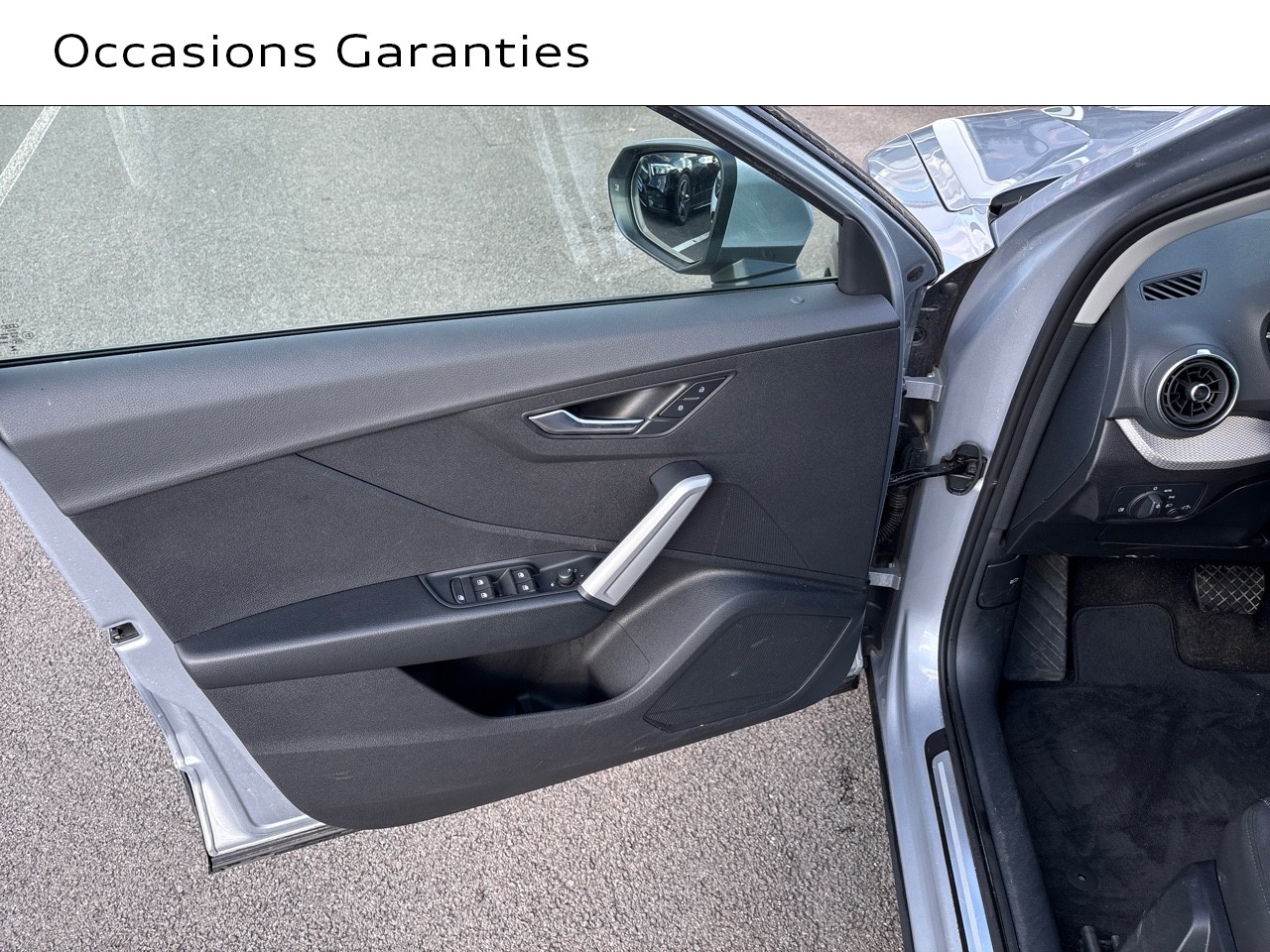 Voitures occasions Audi Q2 Design Lens