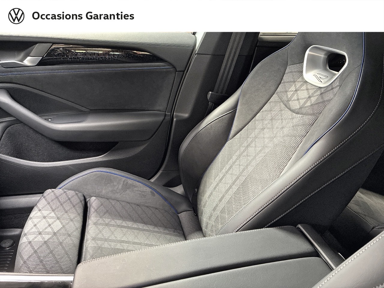 Voitures occasions VOLKSWAGEN Passat SW R-Line Clermont-Ferrand