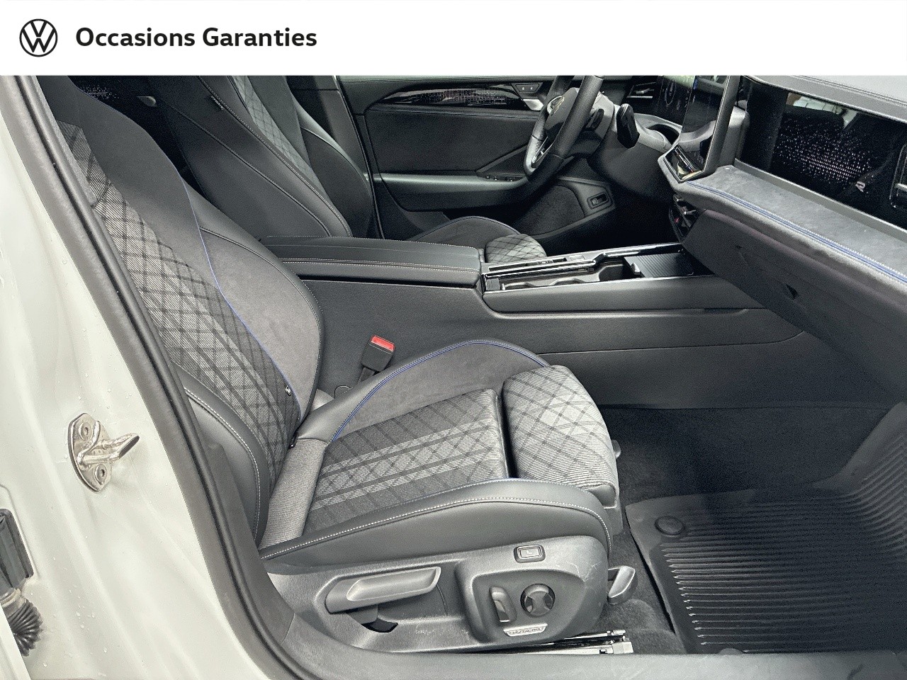 Voitures occasions VOLKSWAGEN Passat SW R-Line Clermont-Ferrand