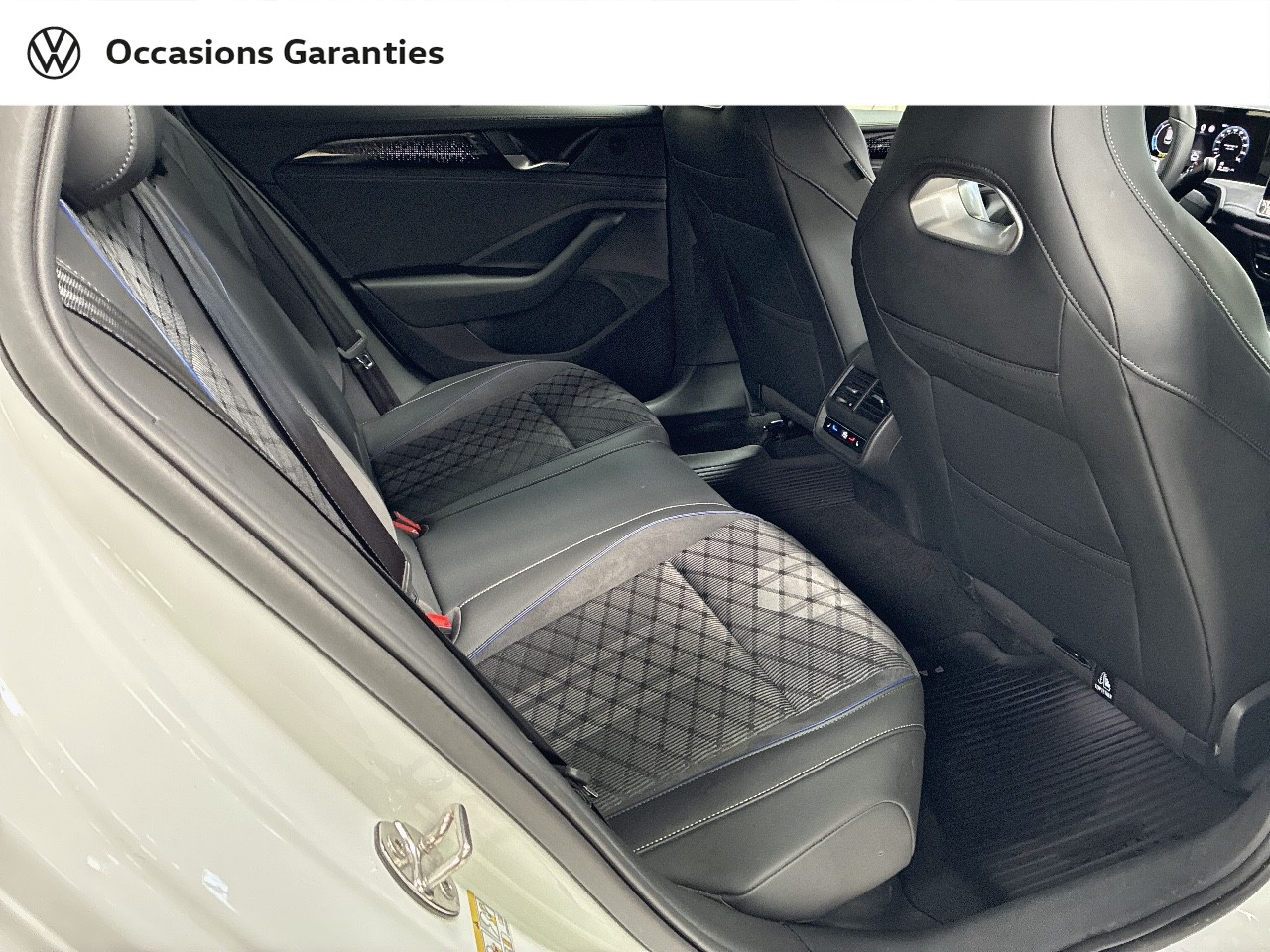 Voitures occasions VOLKSWAGEN Passat SW R-Line Clermont-Ferrand
