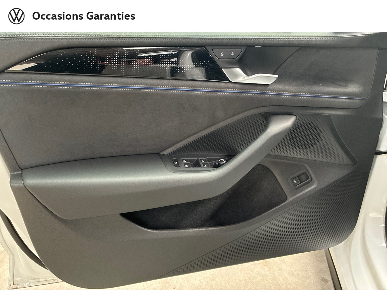 Voitures occasions VOLKSWAGEN Passat SW R-Line Clermont-Ferrand