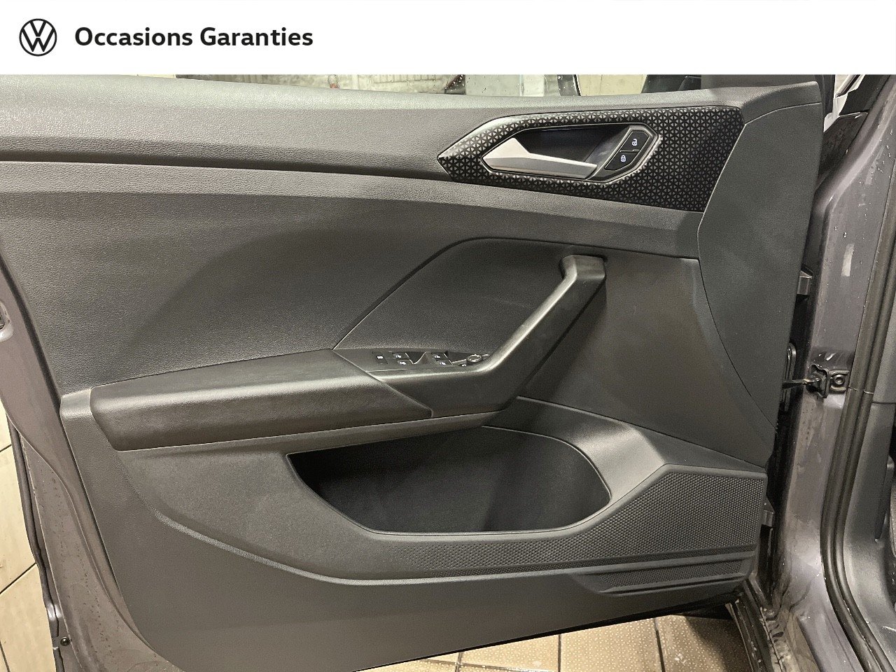 Voitures occasions VOLKSWAGEN T-CROSS Carat Paris