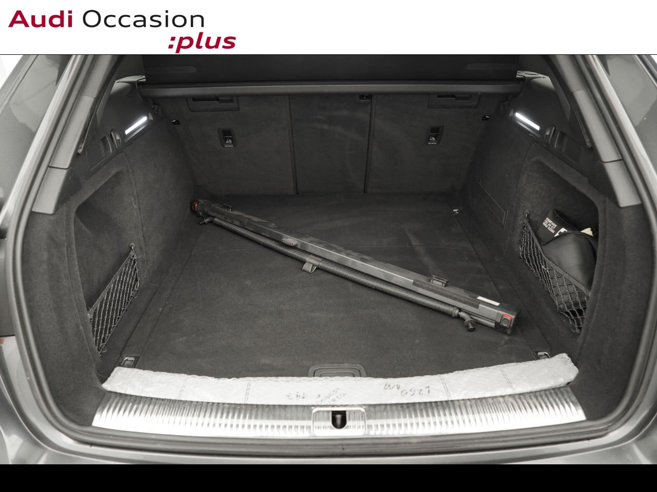 Voitures occasions Audi A4 Avant S line Montigny-le-Bretonneux
