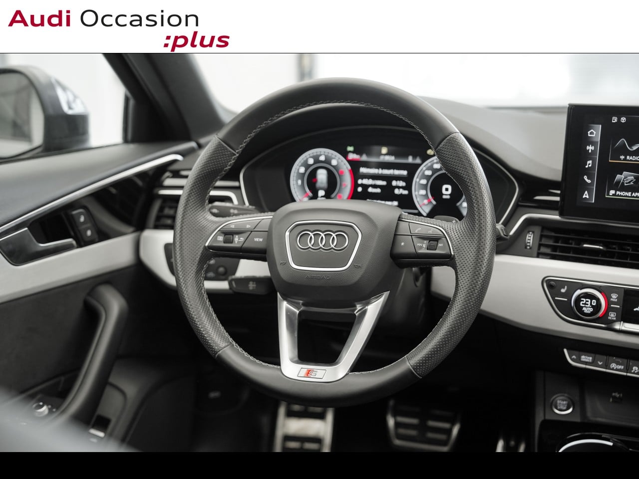 Voitures occasions Audi A4 Avant S line Montigny-le-Bretonneux
