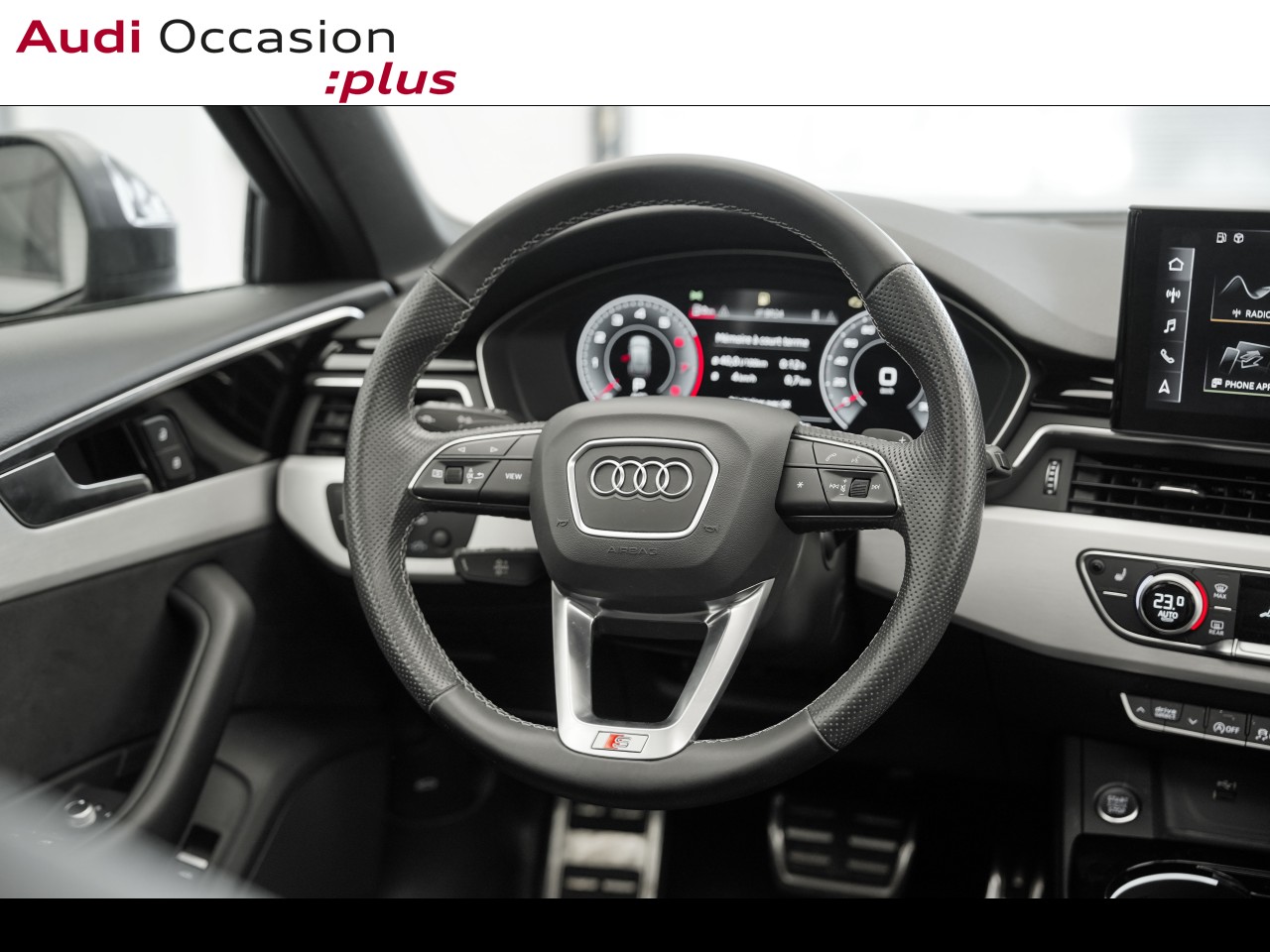 Voitures occasions Audi A4 Avant S line Montigny-le-Bretonneux