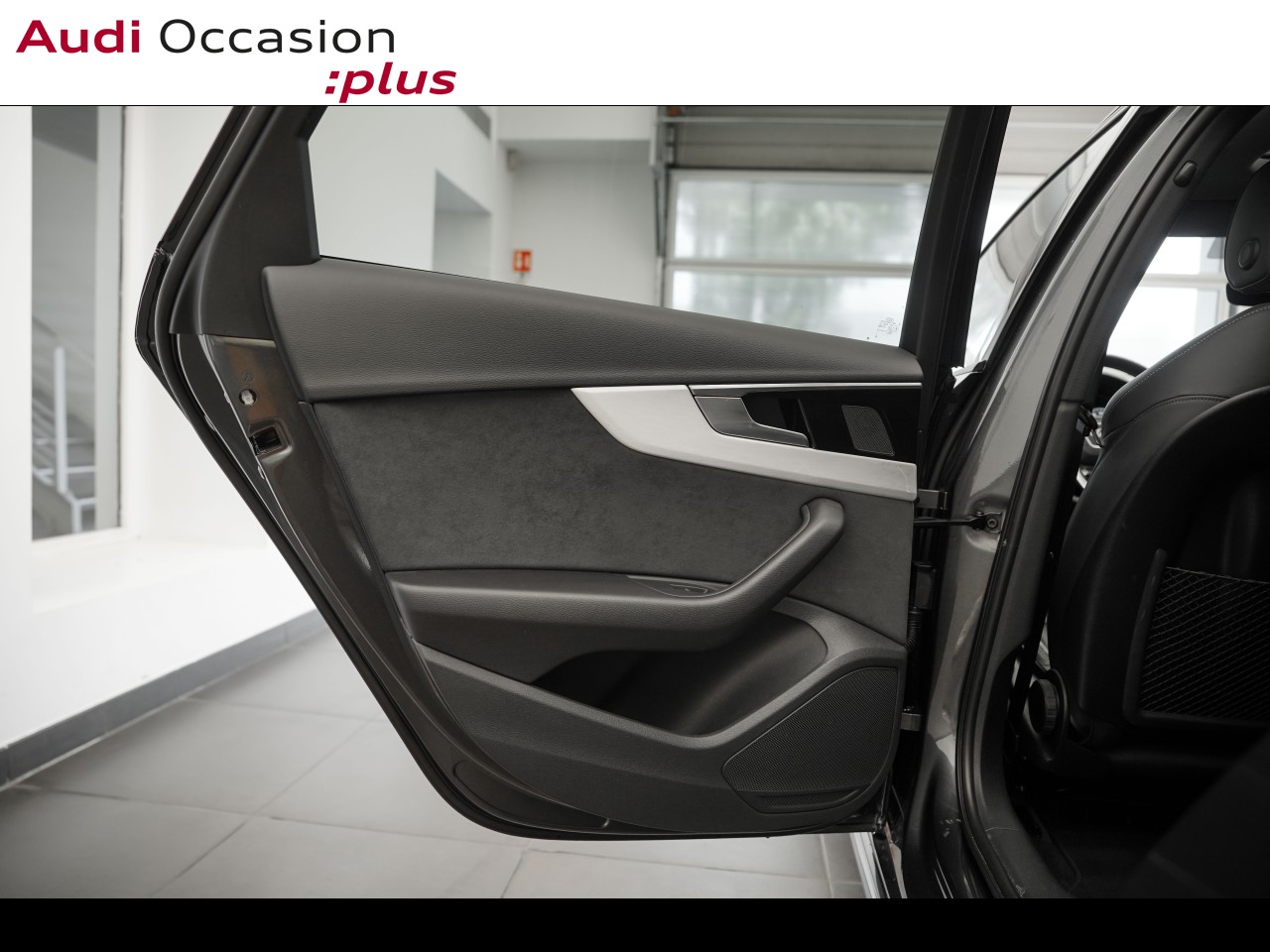 Voitures occasions Audi A4 Avant S line Montigny-le-Bretonneux