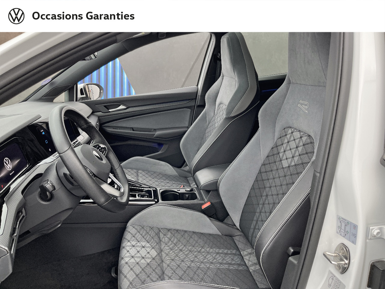 Voitures occasions VOLKSWAGEN GOLF R-Line Orvault
