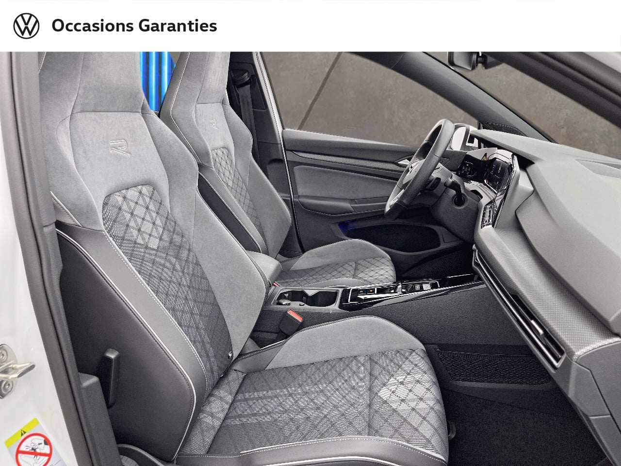 Voitures occasions VOLKSWAGEN GOLF R-Line Orvault