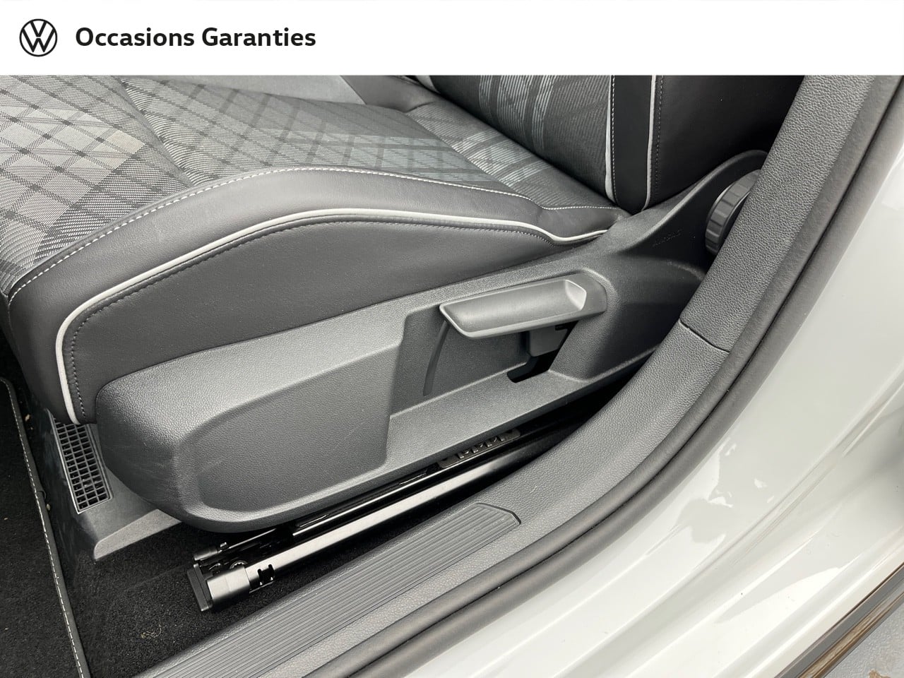 Voitures occasions VOLKSWAGEN GOLF R-Line Orvault