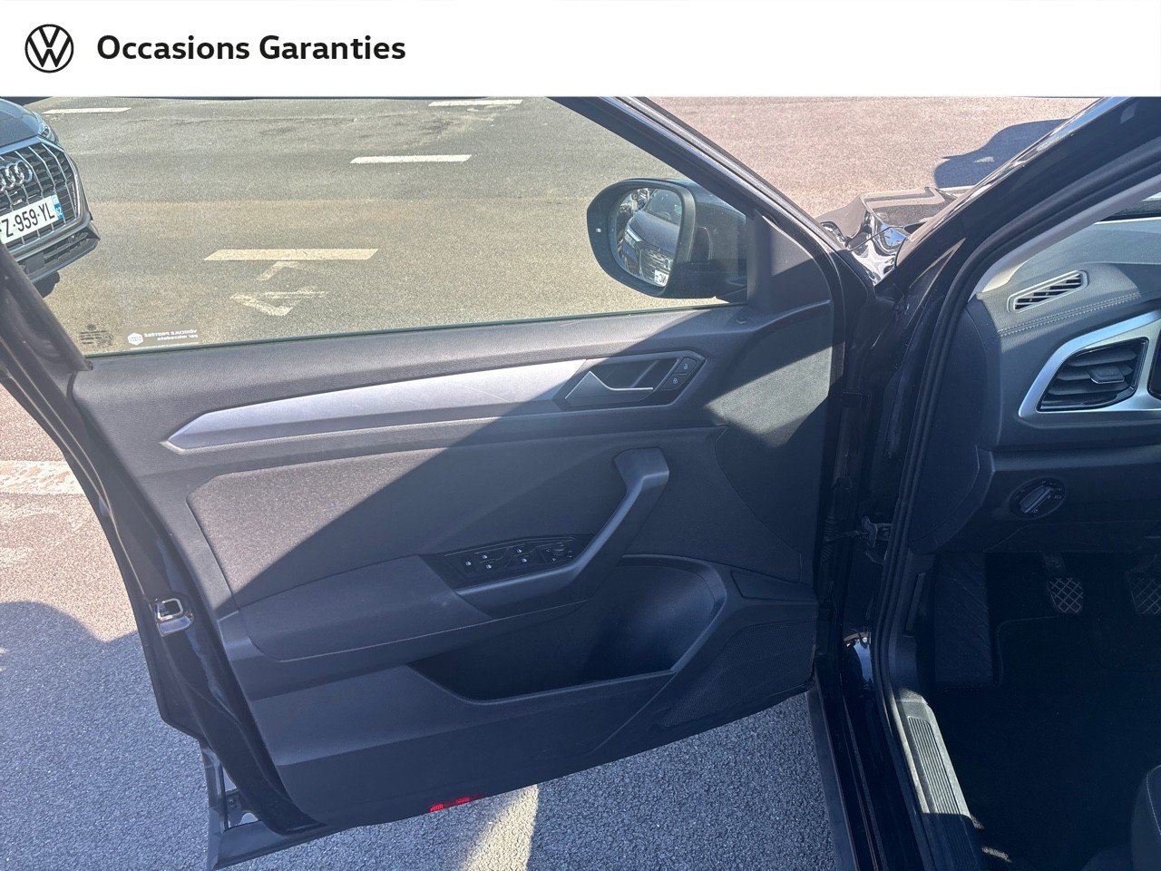 Voitures occasions VOLKSWAGEN T-ROC Life Lens