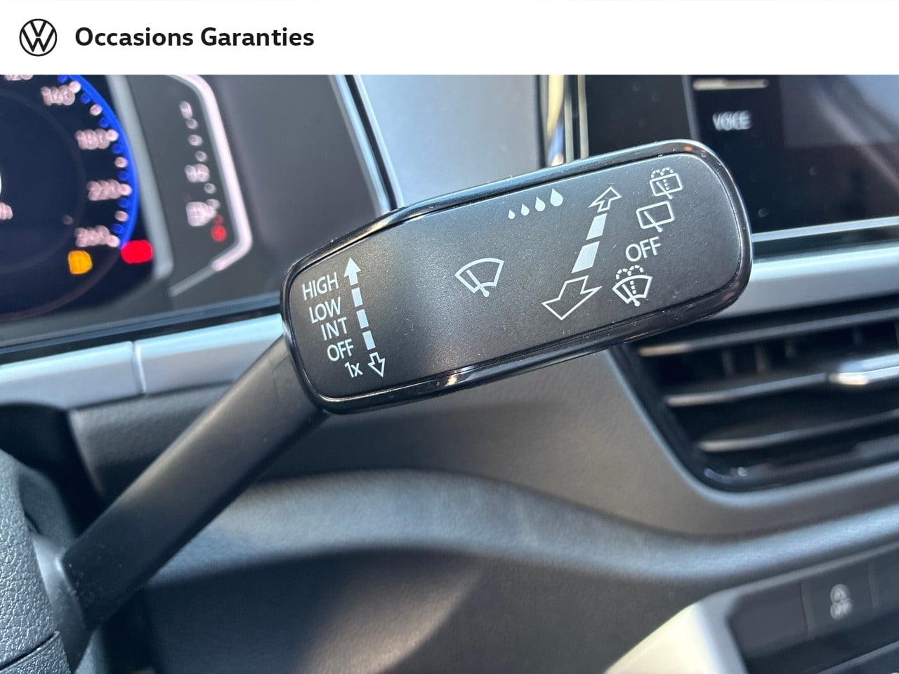 Voitures occasions VOLKSWAGEN T-ROC Life Lens