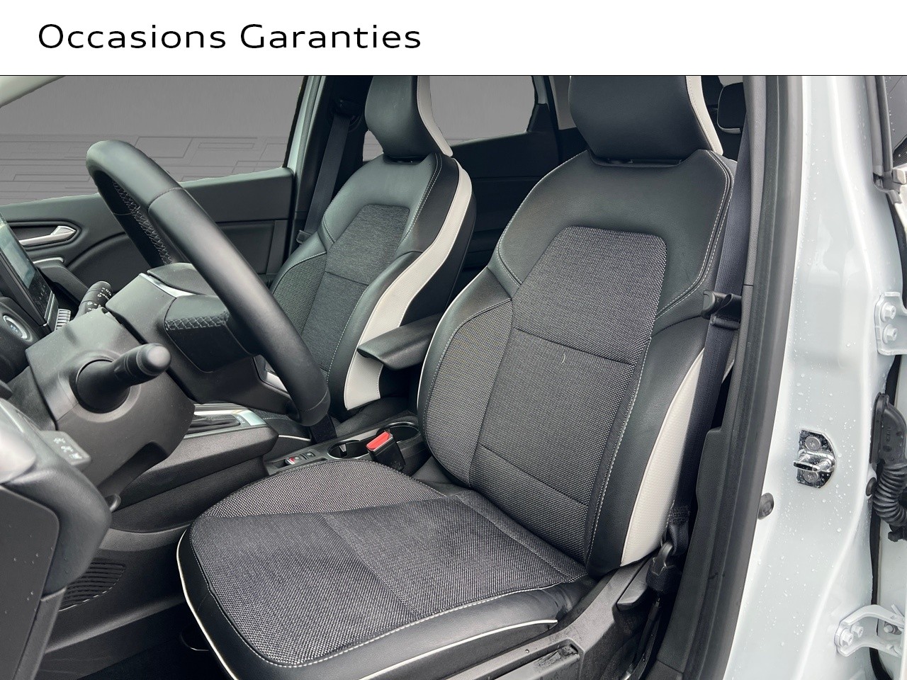 Voitures occasions RENAULT CAPTUR Intens Saint-Thibault-des-Vignes