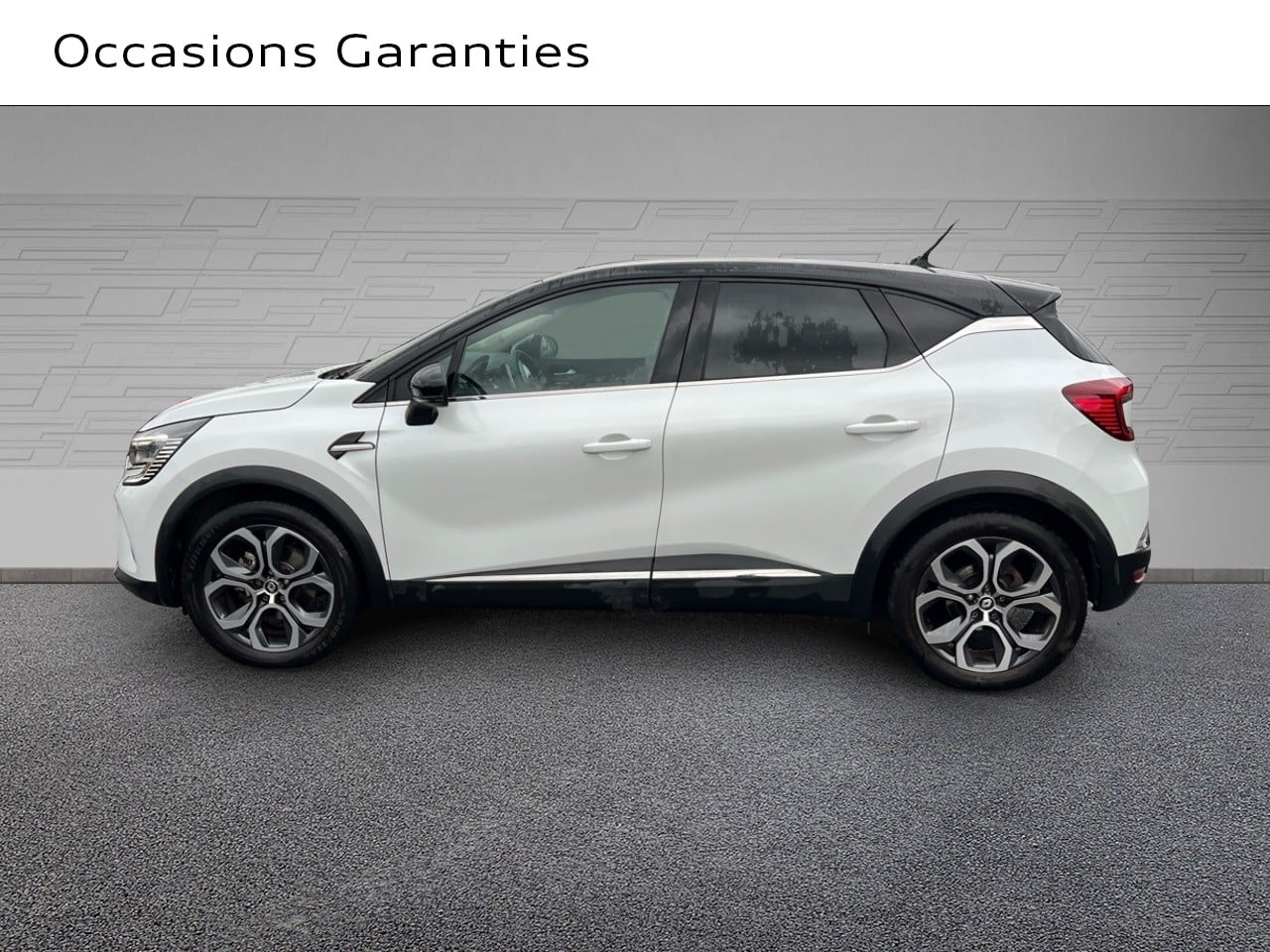 Voitures occasions RENAULT CAPTUR Intens Saint-Thibault-des-Vignes