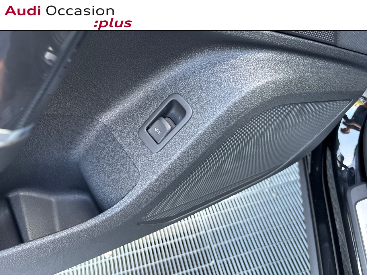 Voitures occasions Audi Q2 S line Mougins