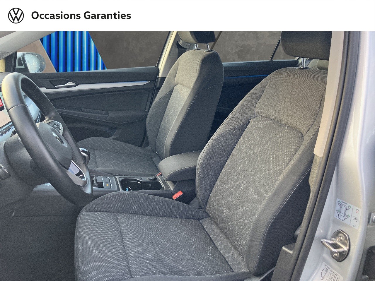 Voitures occasions VOLKSWAGEN GOLF Life 1st Orvault