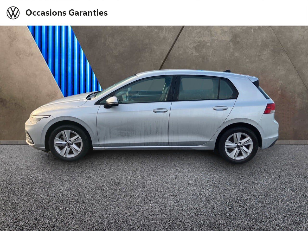Voitures occasions VOLKSWAGEN GOLF Life 1st Orvault