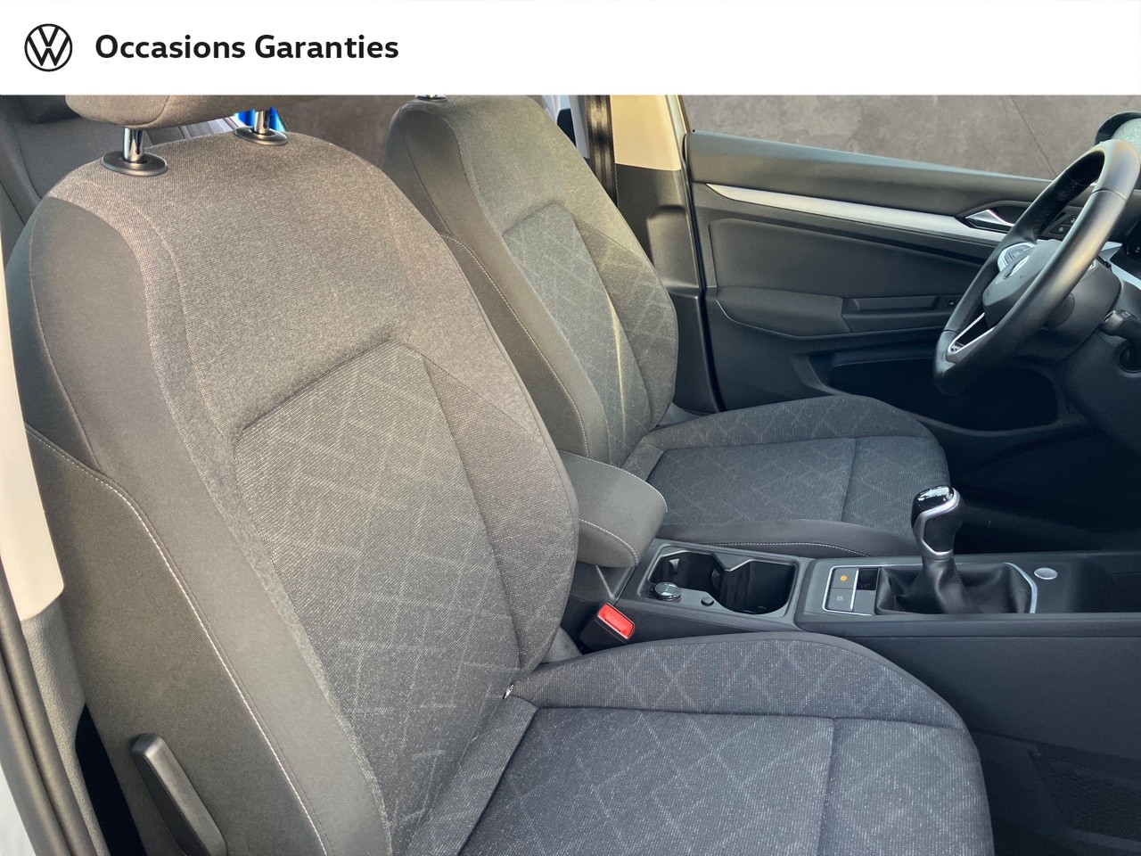 Voitures occasions VOLKSWAGEN GOLF Life 1st Orvault