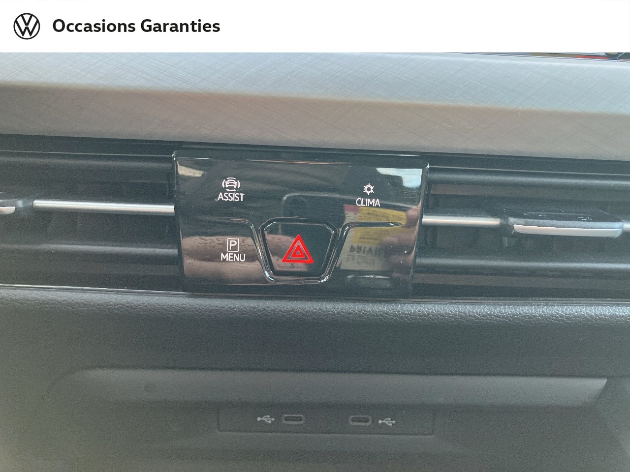 Voitures occasions VOLKSWAGEN GOLF Life 1st Orvault