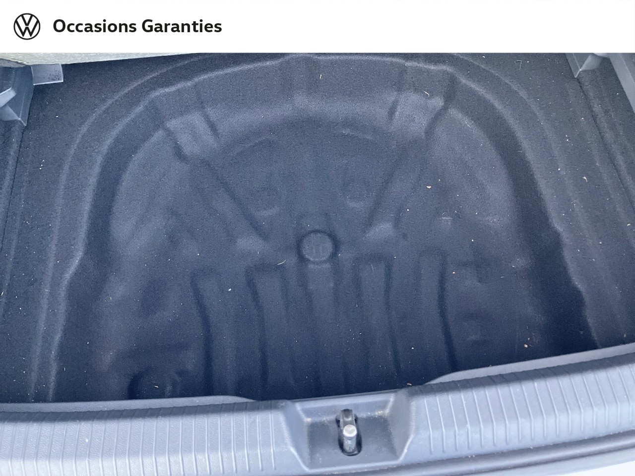 Voitures occasions VOLKSWAGEN GOLF Life 1st Orvault