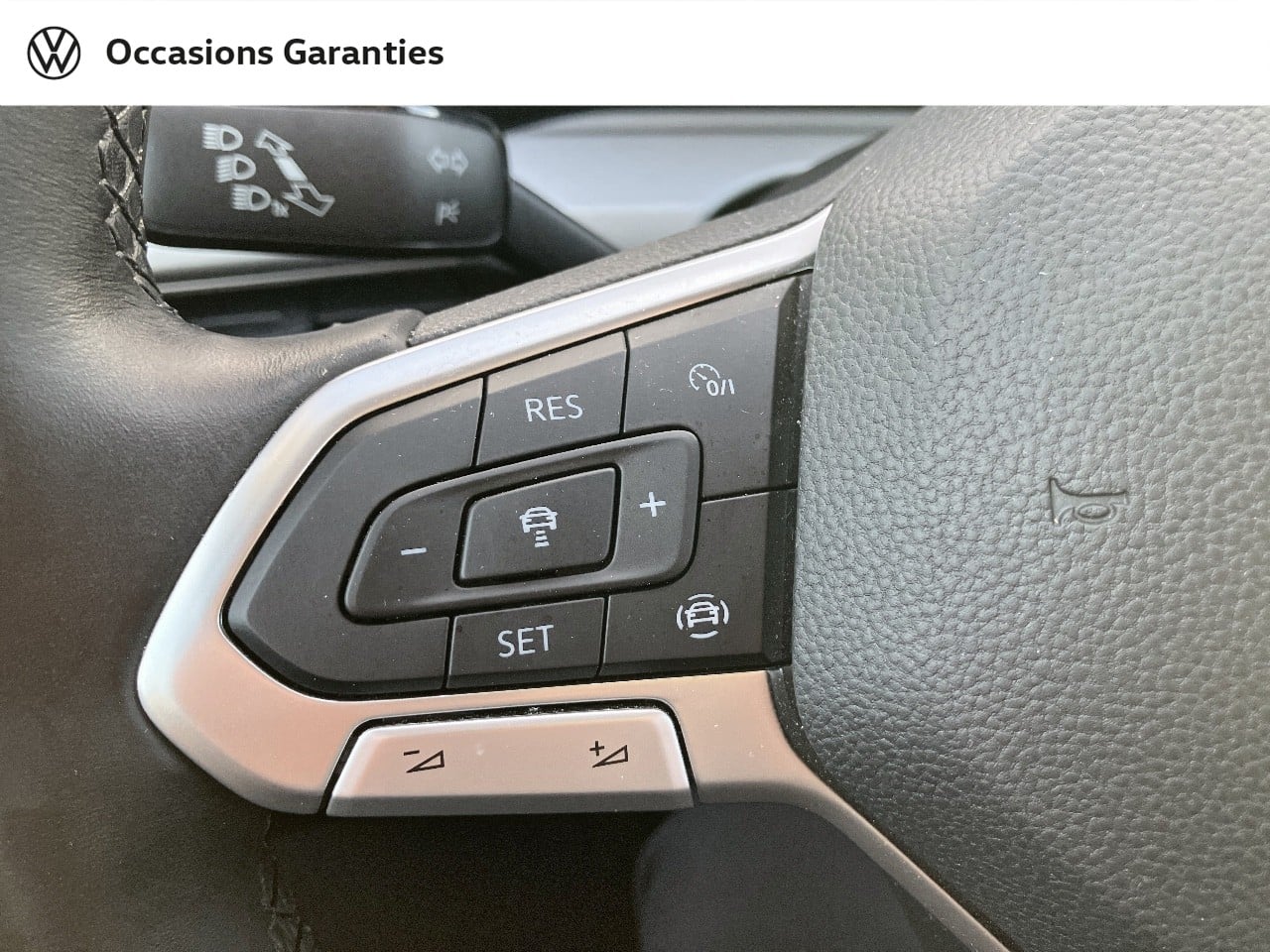 Voitures occasions VOLKSWAGEN GOLF Life 1st Orvault