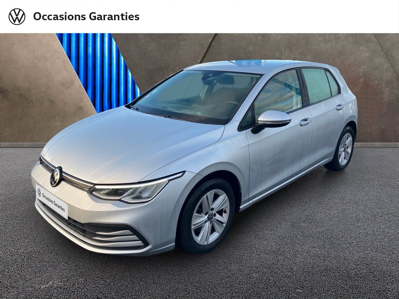 Voitures occasions VOLKSWAGEN GOLF Life 1st Orvault