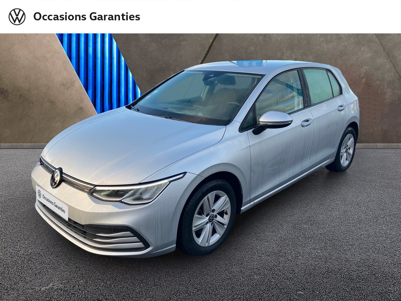 Voitures occasions VOLKSWAGEN GOLF Life 1st Orvault
