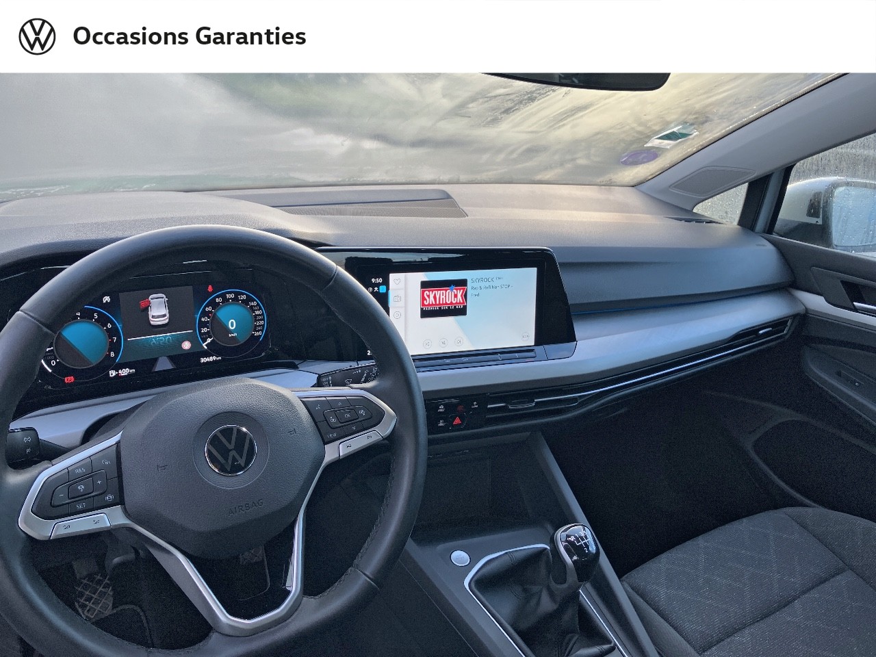 Voitures occasions VOLKSWAGEN GOLF Life 1st Orvault