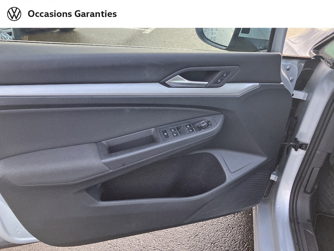 Voitures occasions VOLKSWAGEN GOLF Life 1st Orvault