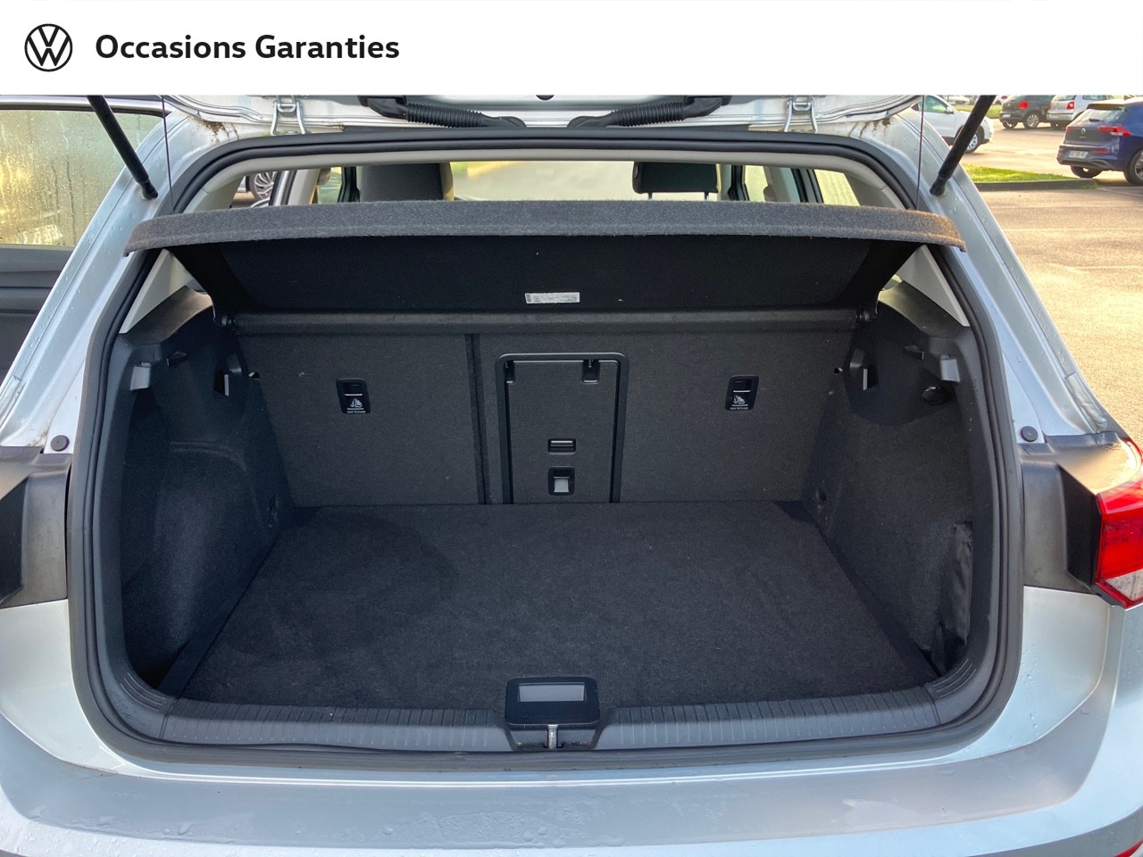 Voitures occasions VOLKSWAGEN GOLF Life 1st Orvault