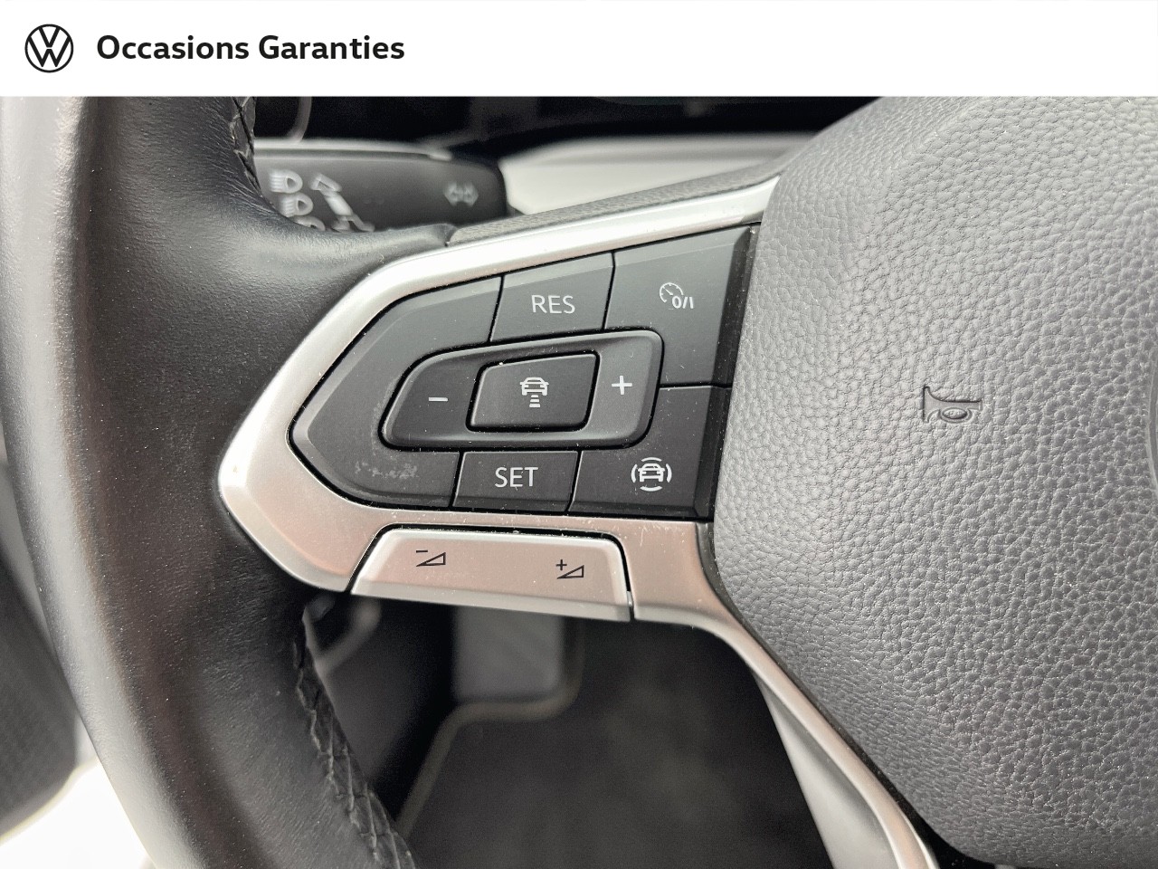 Voitures occasions VOLKSWAGEN GOLF Life 1st Orvault