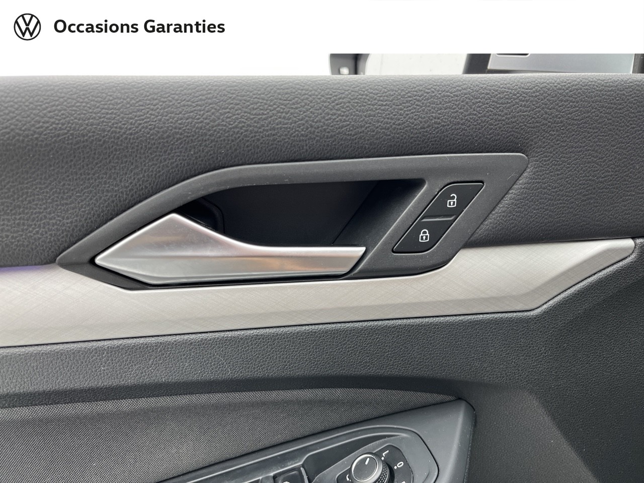 Voitures occasions VOLKSWAGEN GOLF Life 1st Orvault