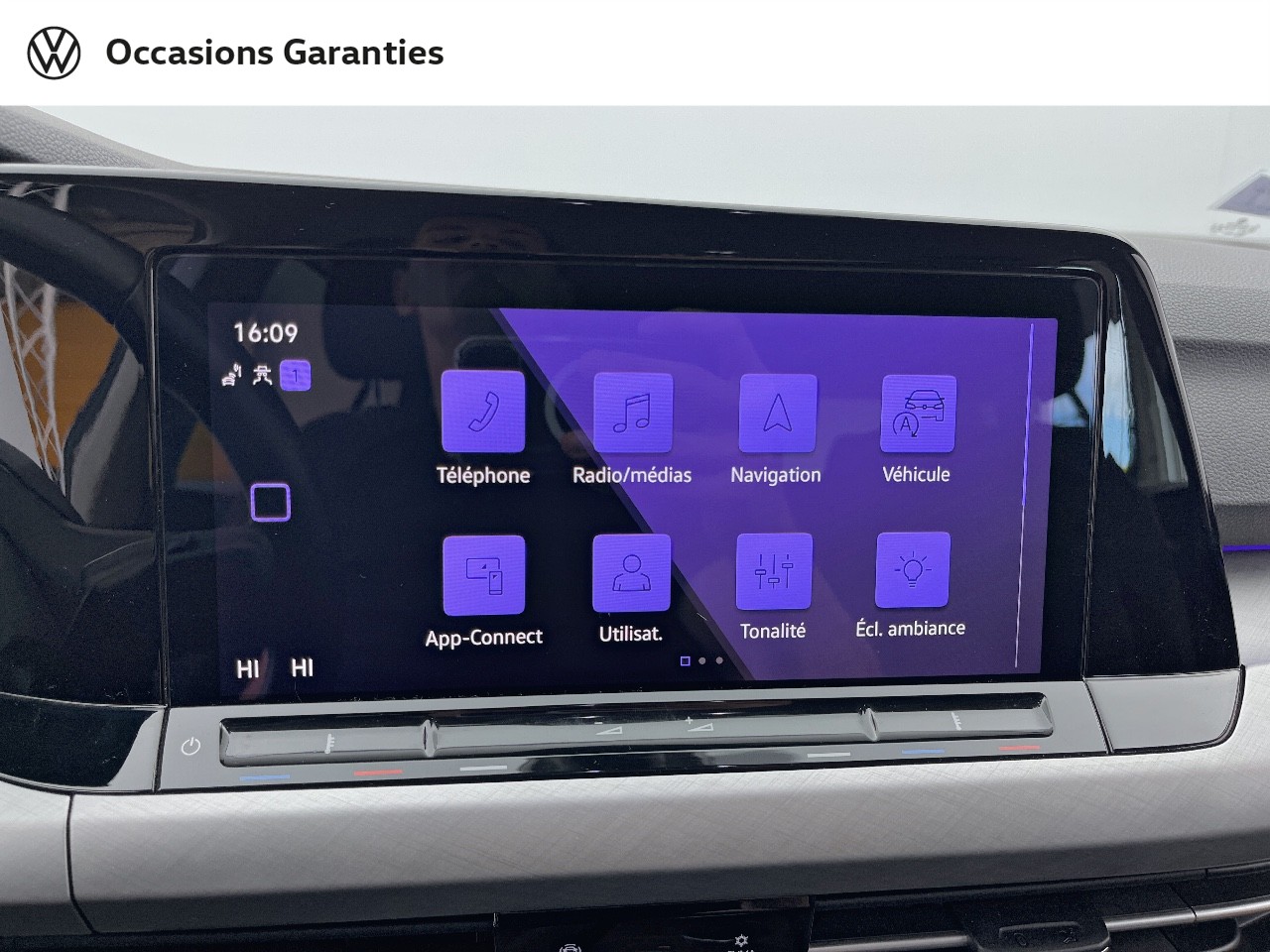 Voitures occasions VOLKSWAGEN GOLF Life 1st Orvault