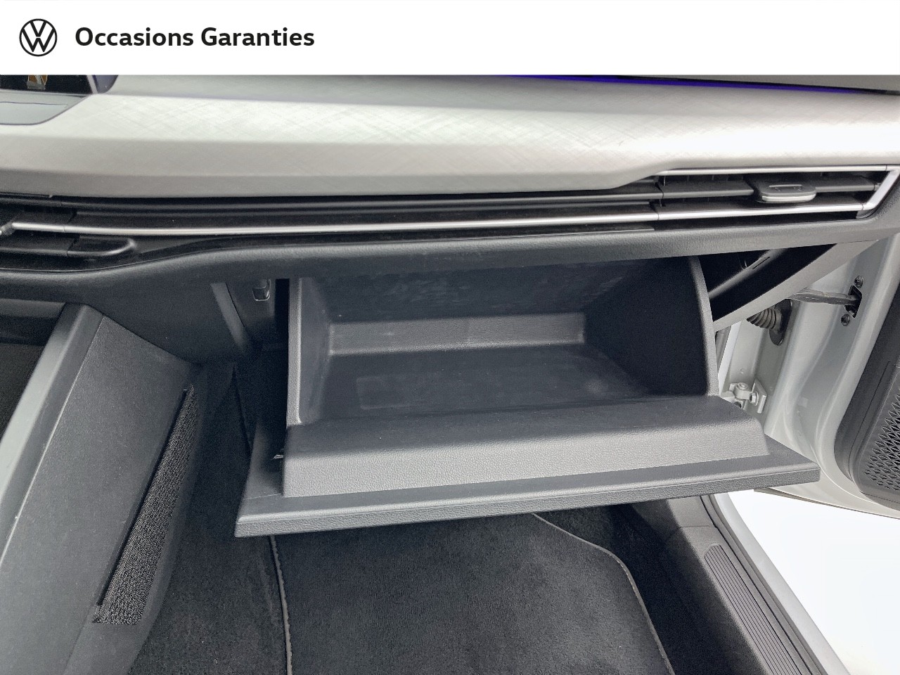 Voitures occasions VOLKSWAGEN GOLF Life 1st Orvault