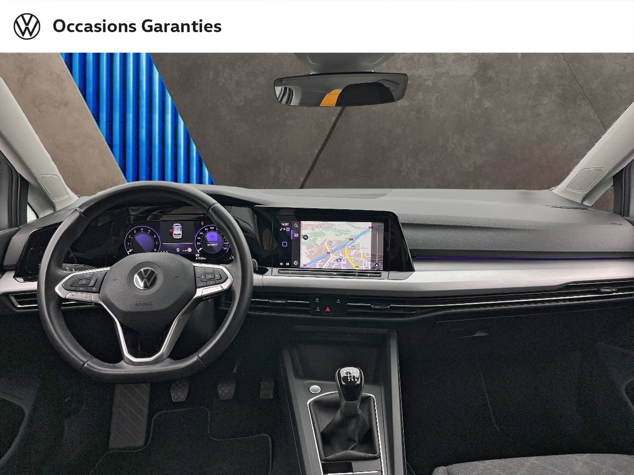 Voitures occasions VOLKSWAGEN GOLF Life 1st Orvault