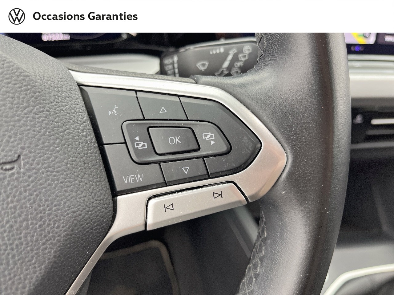 Voitures occasions VOLKSWAGEN GOLF Life 1st Orvault