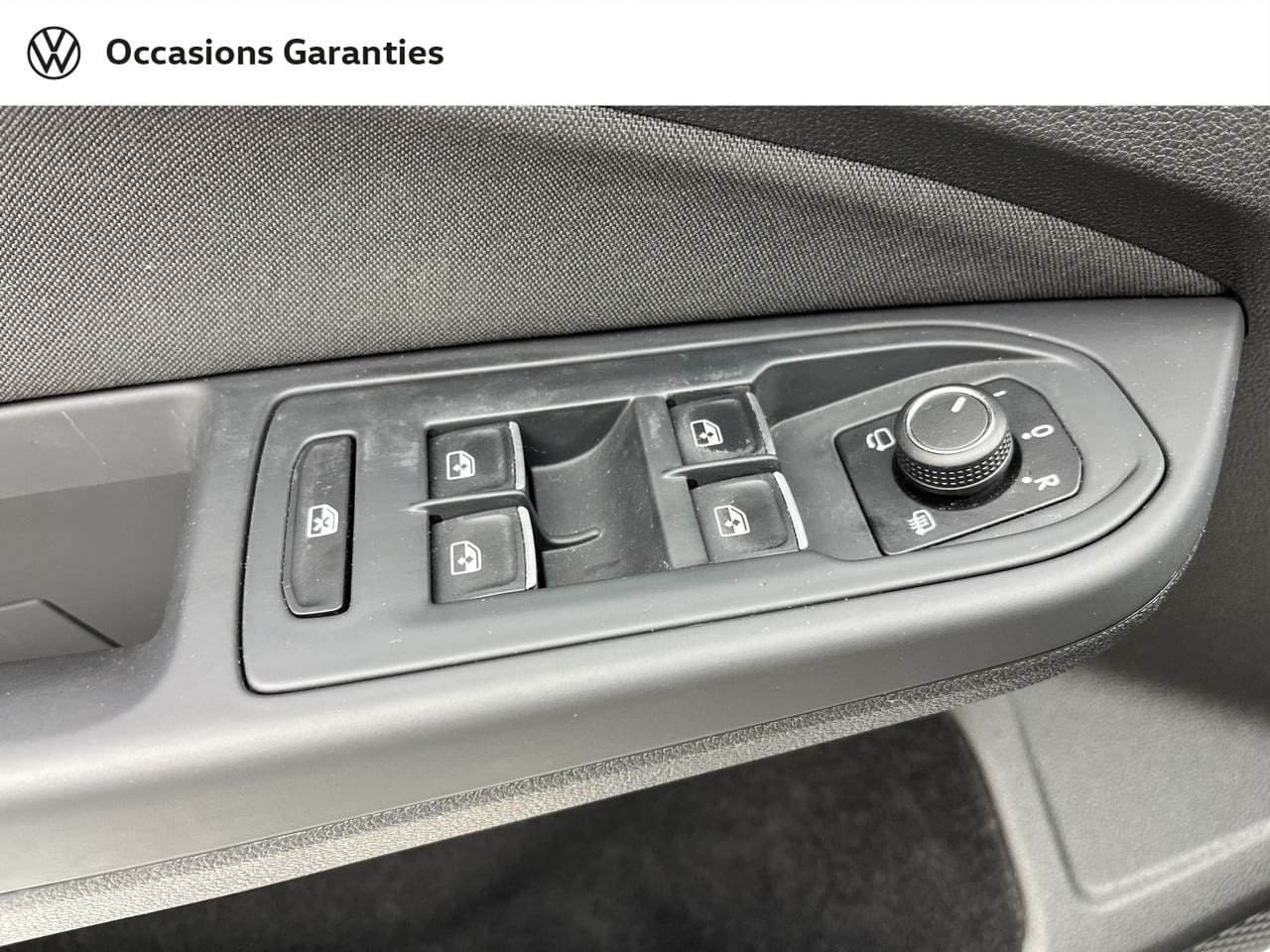 Voitures occasions VOLKSWAGEN GOLF Life 1st Orvault