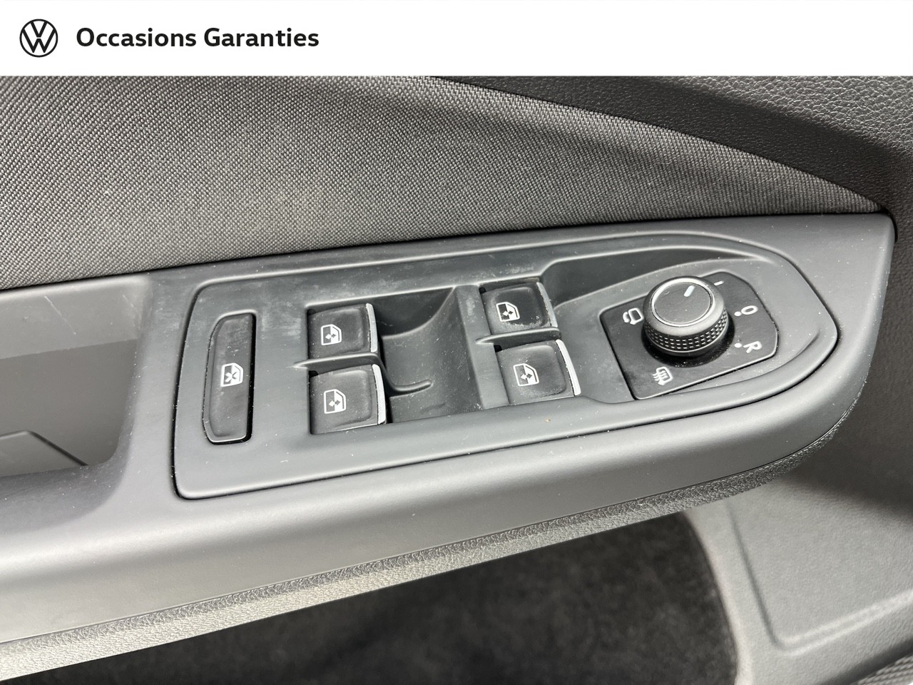 Voitures occasions VOLKSWAGEN GOLF Life 1st Orvault