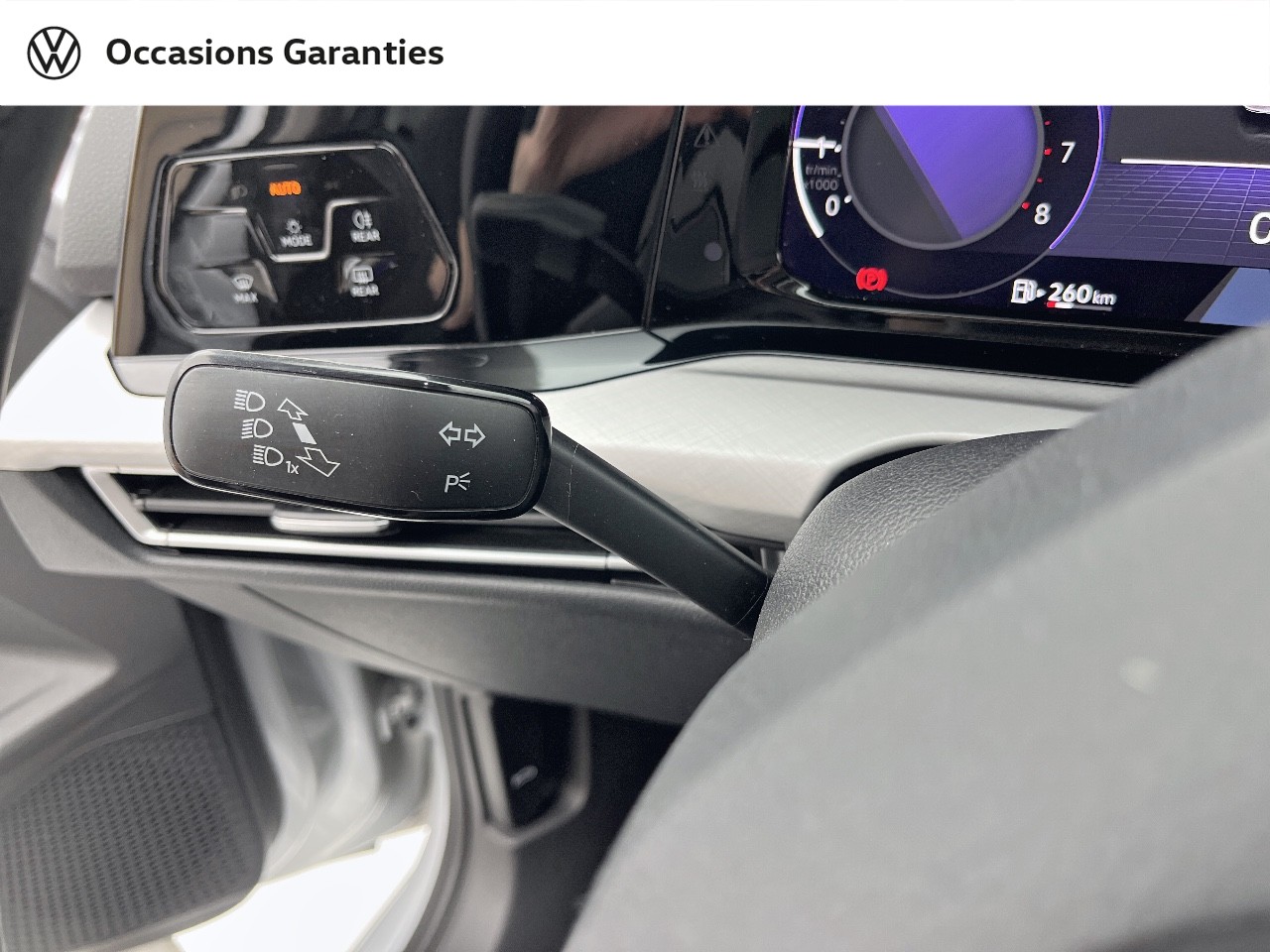 Voitures occasions VOLKSWAGEN GOLF Life 1st Orvault