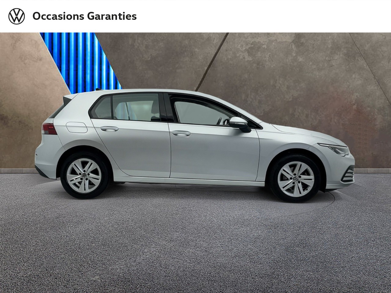 Voitures occasions VOLKSWAGEN GOLF Life 1st Orvault