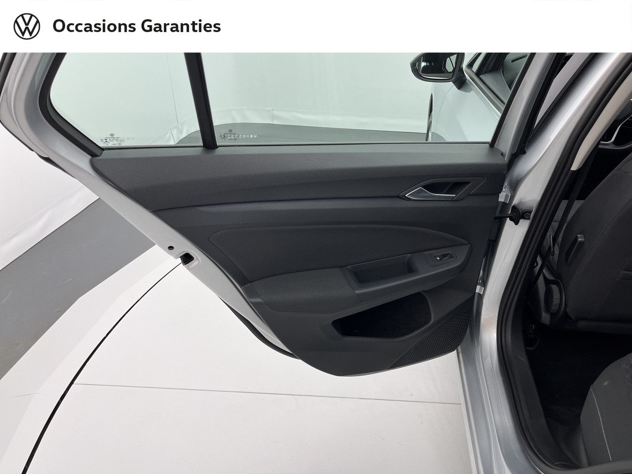 Voitures occasions VOLKSWAGEN GOLF Life 1st Orvault