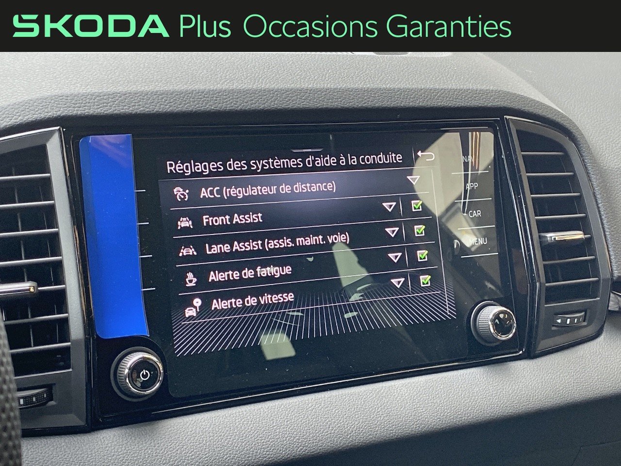 Voitures occasions ŠKODA KAROQ Sportline Villemomble